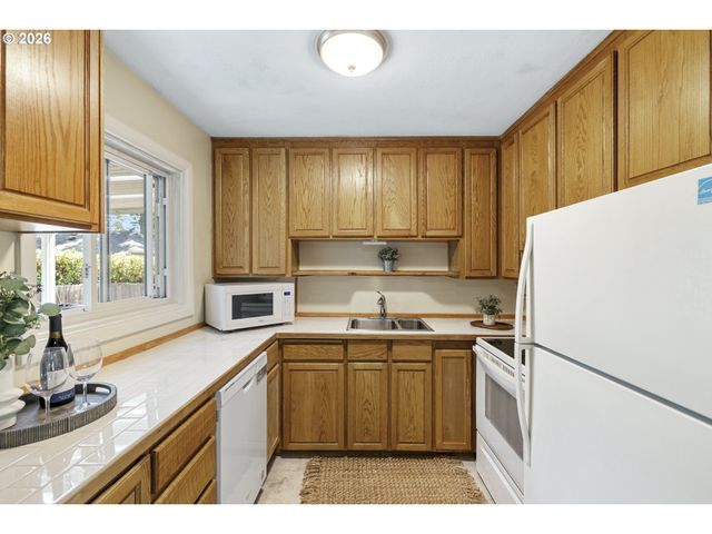 845 CORNELL Ave, Gladstone, OR 97027