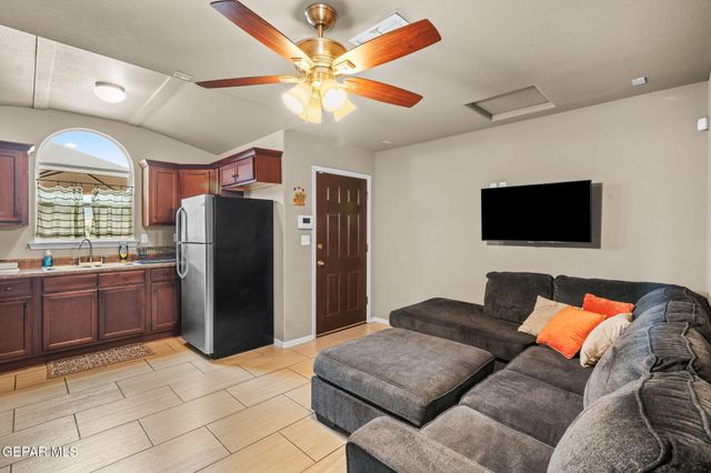 5916 CIELO DE ORO Place B, El Paso, TX 79924