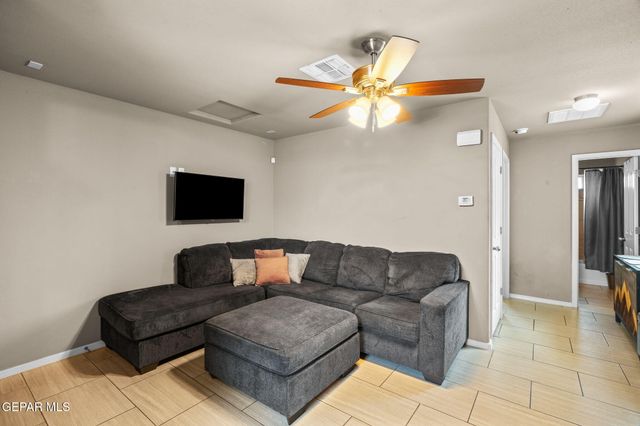 5916 CIELO DE ORO Place B, El Paso, TX 79924