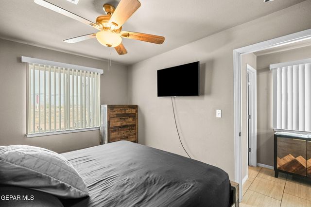 5916 CIELO DE ORO Place B, El Paso, TX 79924