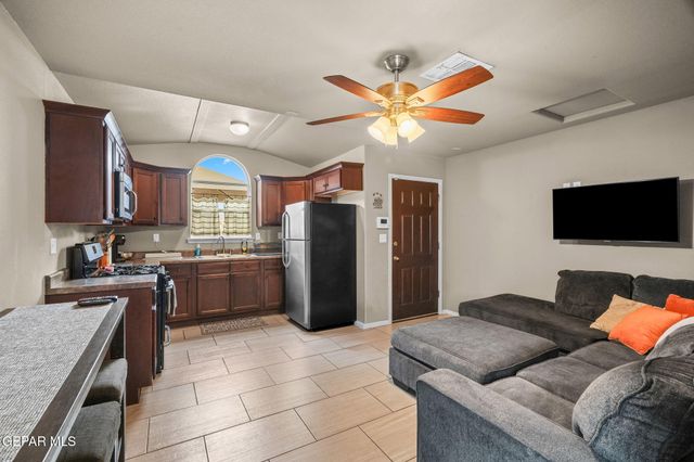 5916 CIELO DE ORO Place B, El Paso, TX 79924