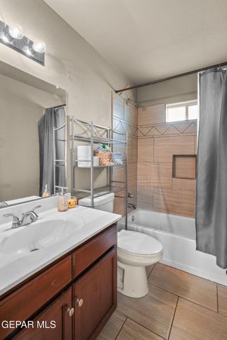 5916 CIELO DE ORO Place B, El Paso, TX 79924