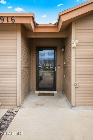 5916 CIELO DE ORO Place B, El Paso, TX 79924