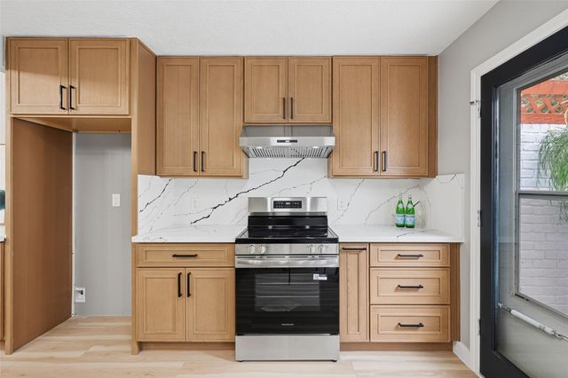 2026 Ashford Hollow Lane, Houston, TX 77077