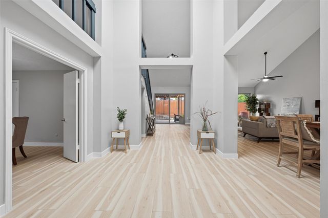 2026 Ashford Hollow Lane, Houston, TX 77077