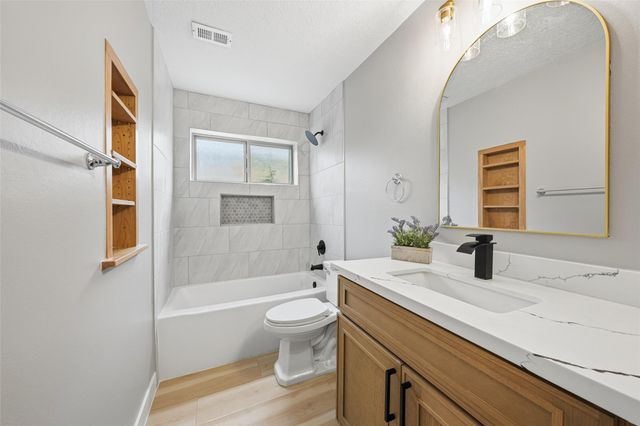 2026 Ashford Hollow Lane, Houston, TX 77077