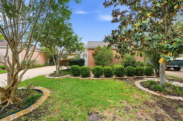 2026 Ashford Hollow Lane, Houston, TX 77077