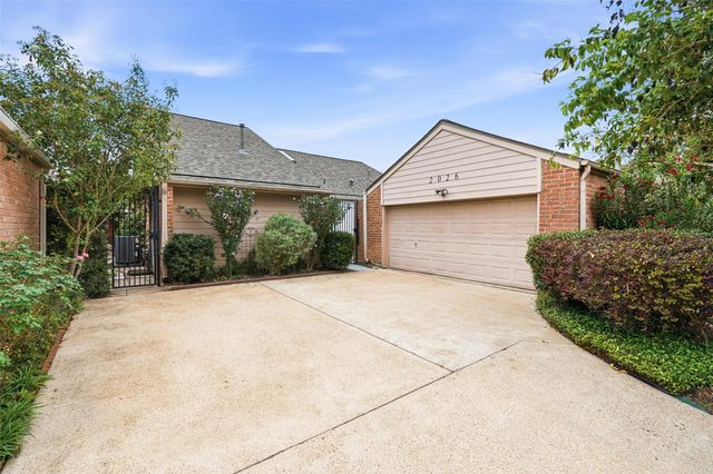 2026 Ashford Hollow Lane, Houston, TX 77077