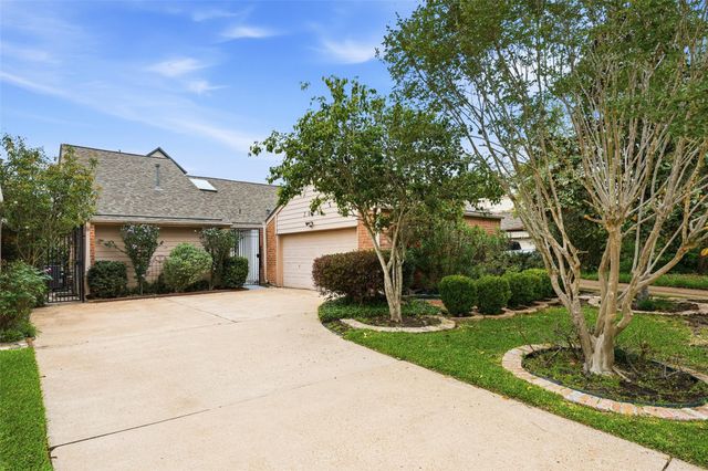2026 Ashford Hollow Lane, Houston, TX 77077