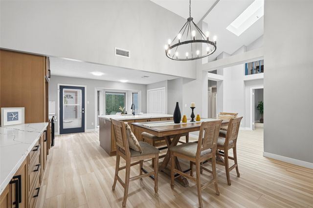 2026 Ashford Hollow Lane, Houston, TX 77077