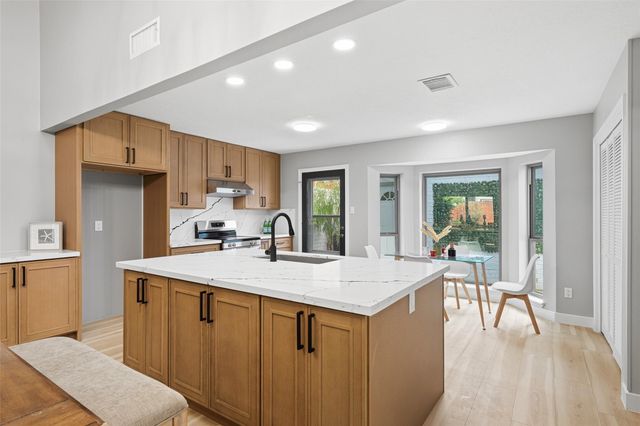 2026 Ashford Hollow Lane, Houston, TX 77077