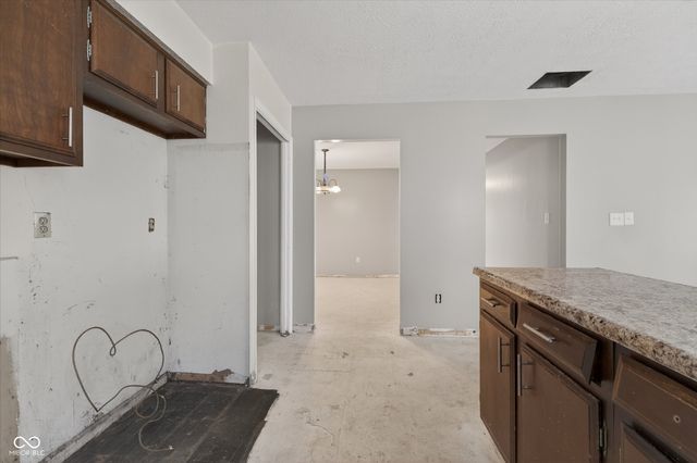 730 Colonial Way, Greenwood, IN 46142