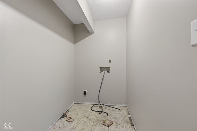 730 Colonial Way, Greenwood, IN 46142