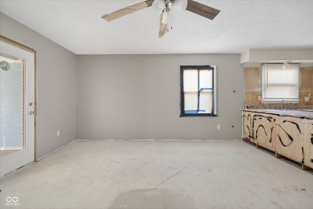 730 Colonial Way, Greenwood, IN 46142