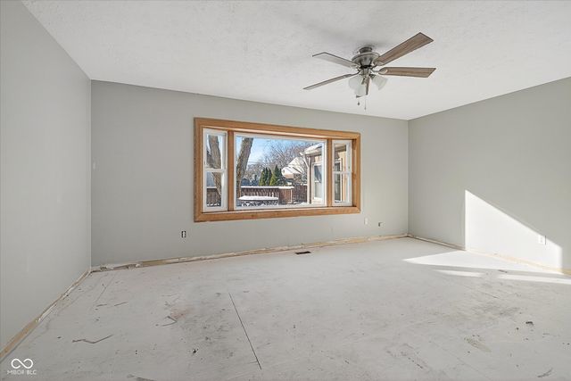 730 Colonial Way, Greenwood, IN 46142