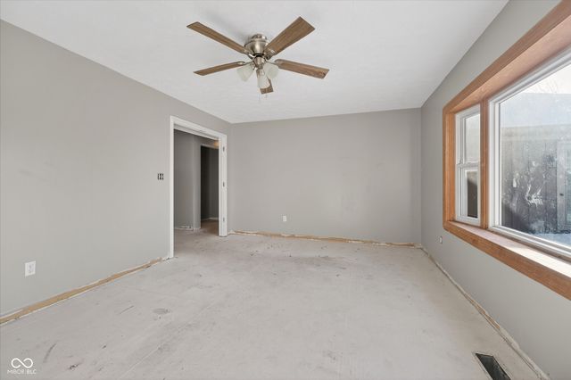 730 Colonial Way, Greenwood, IN 46142