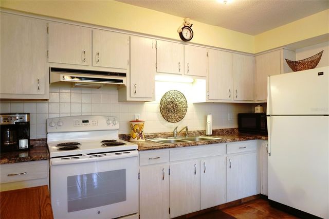 4312 TAHITIAN GARDENS CIRCLE A, Holiday, FL 34691