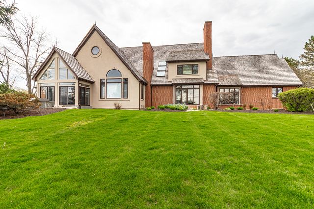 13 Kensington Drive, North Barrington, IL 60010