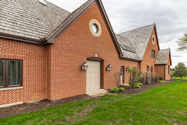 13 Kensington Drive, North Barrington, IL 60010