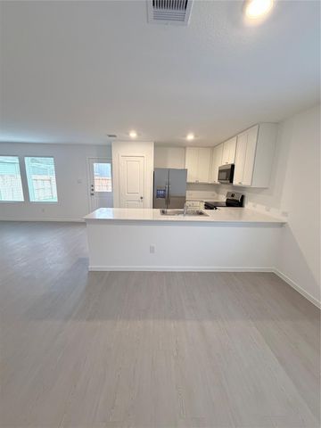 18712 Loom Drive, Conroe, TX 77306
