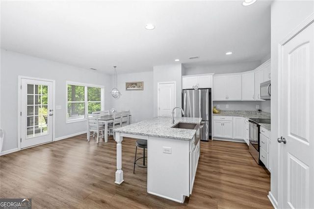 6555 River Station Drive, Lula, GA 30554
