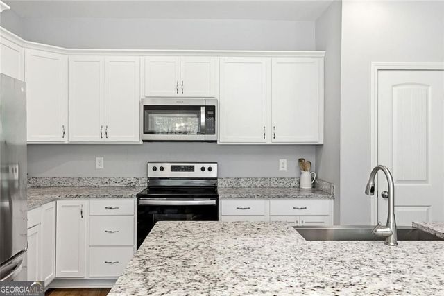 6555 River Station Drive, Lula, GA 30554