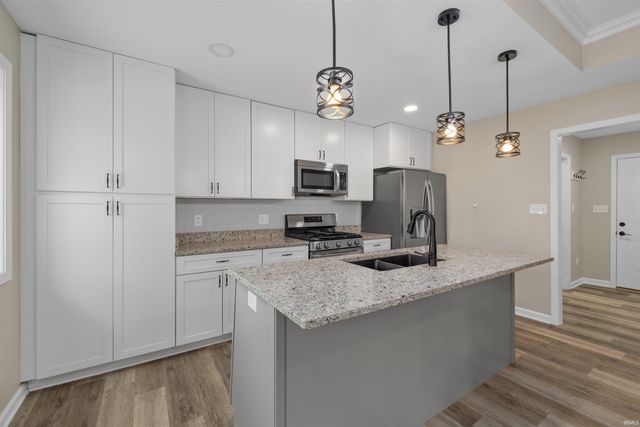 9883 Gerig Road, Leo, IN 46765