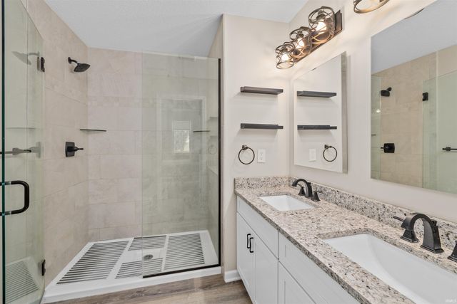 9883 Gerig Road, Leo, IN 46765