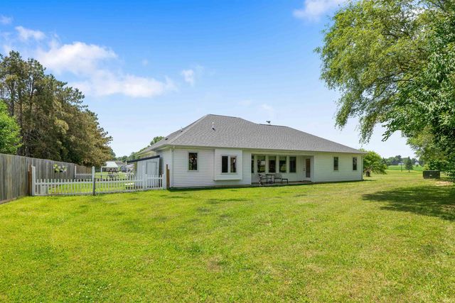 9883 Gerig Road, Leo, IN 46765
