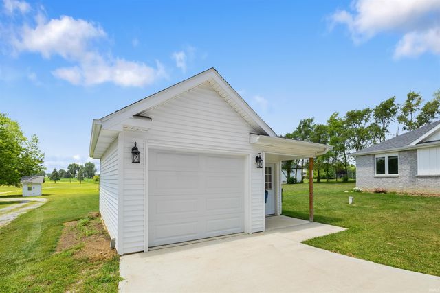 9883 Gerig Road, Leo, IN 46765