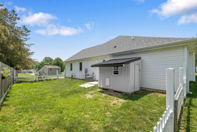 9883 Gerig Road, Leo, IN 46765