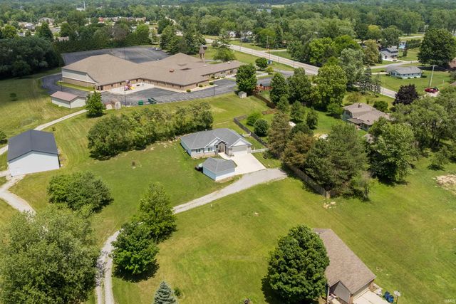 9883 Gerig Road, Leo, IN 46765
