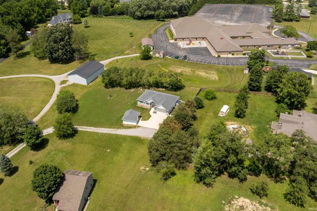 9883 Gerig Road, Leo, IN 46765
