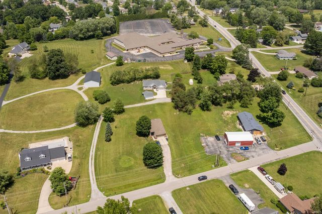 9883 Gerig Road, Leo, IN 46765