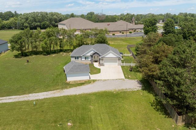 9883 Gerig Road, Leo, IN 46765