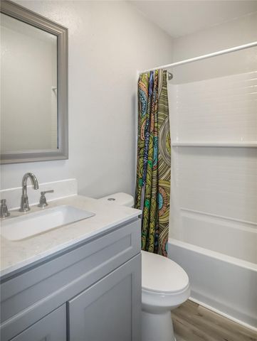 6705 Speaker Street, Hitchcock, TX 77563