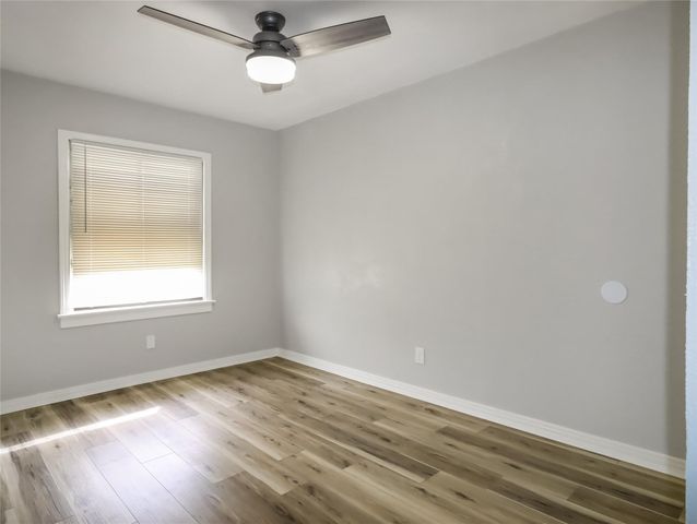 6705 Speaker Street, Hitchcock, TX 77563