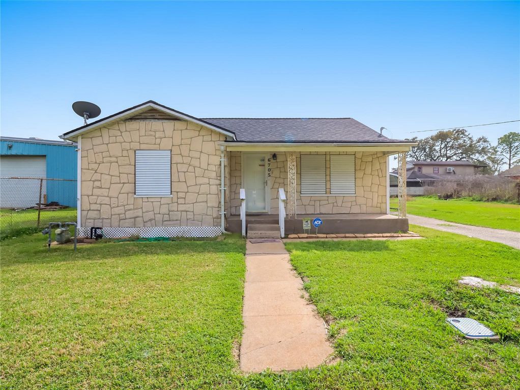 6705 Speaker Street, Hitchcock, TX 77563
