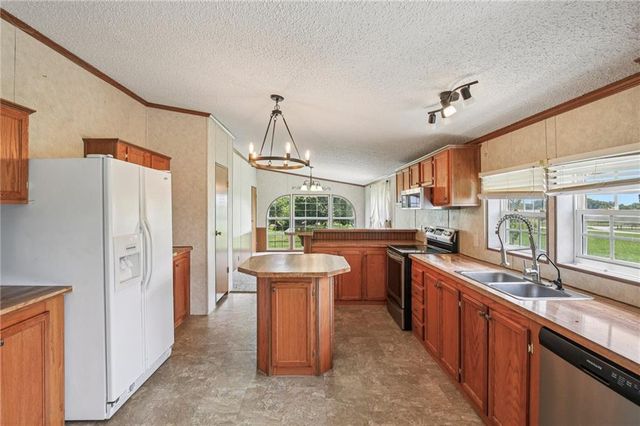 507 NW 165 Road, Centerview, MO 64019