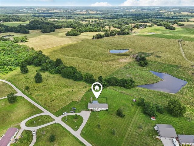 507 NW 165 Road, Centerview, MO 64019