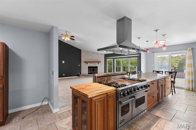 1353 Montevale Court, Fenton, MO 63026