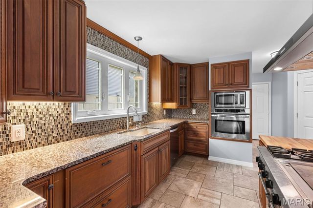 1353 Montevale Court, Fenton, MO 63026