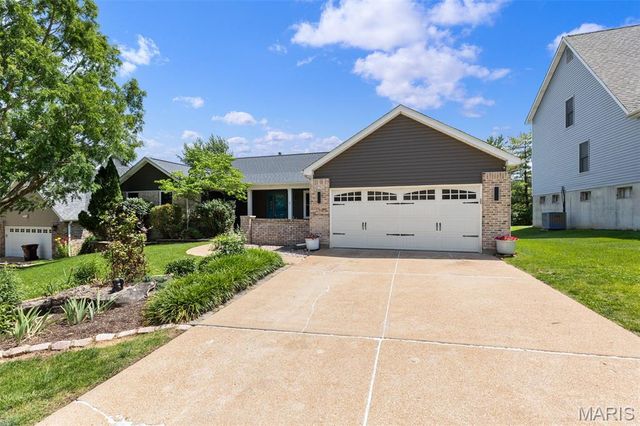 1353 Montevale Court, Fenton, MO 63026