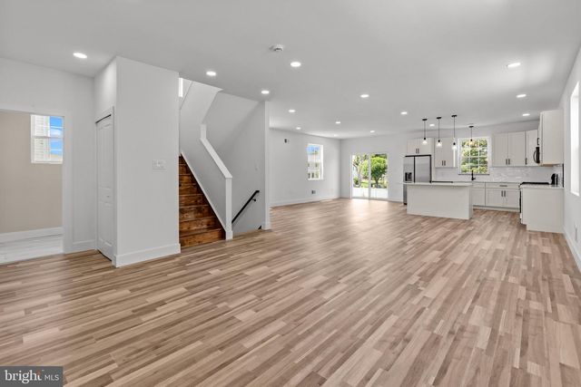 9410 KREWSTOWN RD, Philadelphia, PA 19115