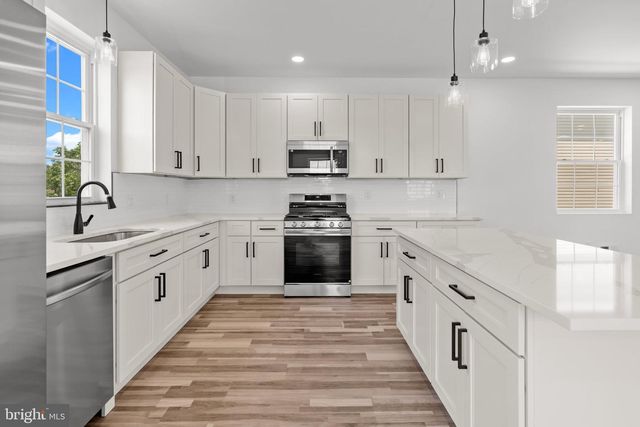 9410 KREWSTOWN RD, Philadelphia, PA 19115