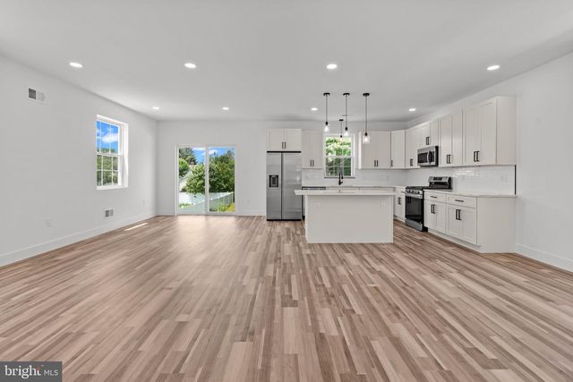 9410 KREWSTOWN RD, Philadelphia, PA 19115
