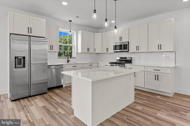 9410 KREWSTOWN RD, Philadelphia, PA 19115