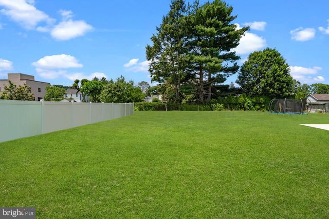 9410 KREWSTOWN RD, Philadelphia, PA 19115