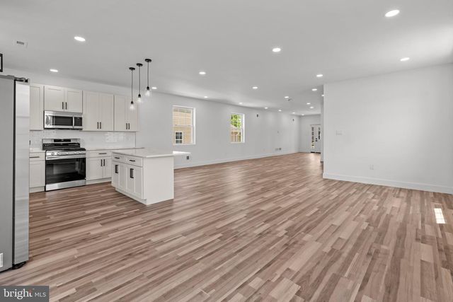 9410 KREWSTOWN RD, Philadelphia, PA 19115