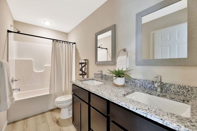 9287 E Fox Pointe, Bel Aire, KS 67226